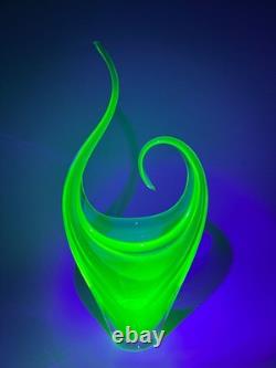 1960s Vintage Murano Pustetto & Zanetti Sommerso Vaseline Glass Sculpture Vase
