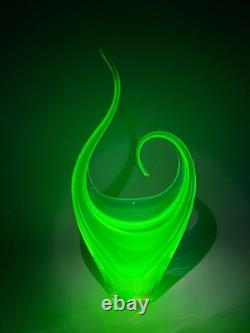 1960s Vintage Murano Pustetto & Zanetti Sommerso Vaseline Glass Sculpture Vase