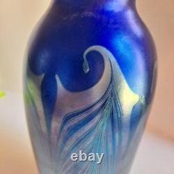1977 Orient & Flume Pulled Feather Blue Iridescent Art Glass 8 Vase Signed #119