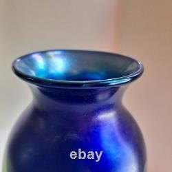 1977 Orient & Flume Pulled Feather Blue Iridescent Art Glass 8 Vase Signed #119