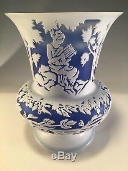 1988 Kelsey Murphy Pilgrim Cameo Glass Vase Cobalt Blue & White Musicians Signed