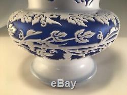 1988 Kelsey Murphy Pilgrim Cameo Glass Vase Cobalt Blue & White Musicians Signed