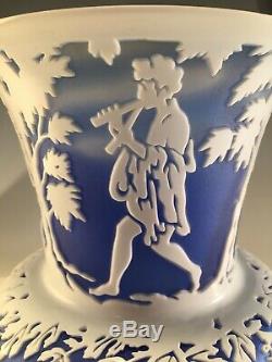 1988 Kelsey Murphy Pilgrim Cameo Glass Vase Cobalt Blue & White Musicians Signed