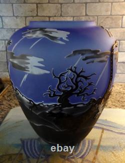 1993 MONUMENTAL 11 Kelsey Pilgrim Cameo Glass Dragon Lizzard Sand Carved Vase