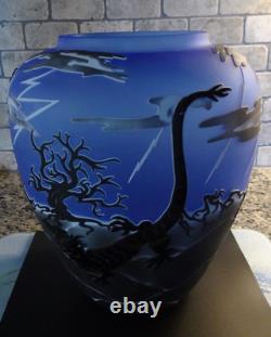 1993 MONUMENTAL 11 Kelsey Pilgrim Cameo Glass Dragon Lizzard Sand Carved Vase