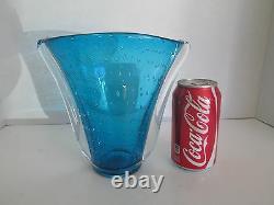 1x CONTROLLED BUBBLES Blue with Clear Handled Art Glass Vase Mid Century Modern