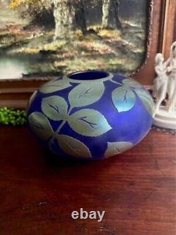 2002 Stephen Correia Signed Cobalt Blue Silver Leaf Round Art Glass Signed Vase
