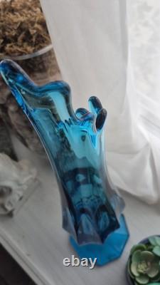 21 L E Smith MCM Peacock Blue Dominion Art Glass Swung Footed Vase VTG LE