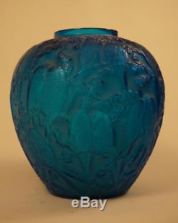 A Vintage and Rare Rene Lalique Blue Glass Perruches Vase 1924 cracked