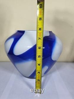 Art glass vase vintage