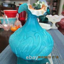 Beautiful Rare Fenton Swan Vase 8 Tall