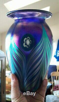 Beautiful Robert Eickholt 9 Purple Teal Iridescent Signed 2003 Art Glass Vase