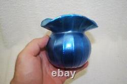 Beautiful Unsigned Steuben Tiffany Durand Blue Aurene Tri Corner Vase C1910