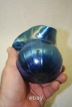 Beautiful Unsigned Steuben Tiffany Durand Blue Aurene Tri Corner Vase C1910