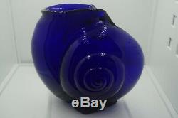 Beautiful Vintage Cambridge Glass Colbalt Blue Shell Vase