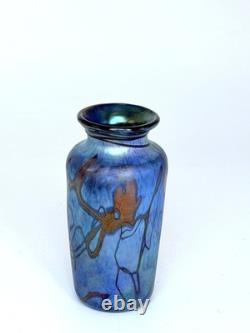 Blue Luster Vase With Red Heart Design. Blown Glass by Saul Alcaraz