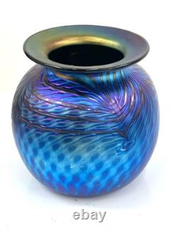 Blue Luster Vase With Red Pulled Feather Design. By Saul Alcaraz