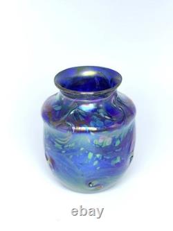 Blue Luster Vase With Wave Design. Blown Glass by Saul Alcaraz