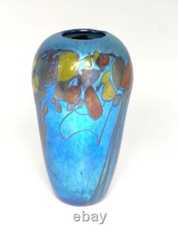 Blue Luster Vase with Tree Design. By Saul Alcaraz. Blown Glass