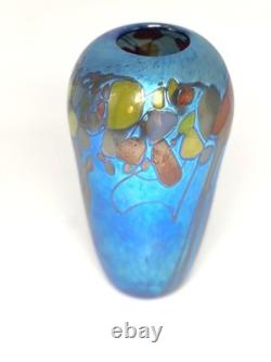 Blue Luster Vase with Tree Design. By Saul Alcaraz. Blown Glass