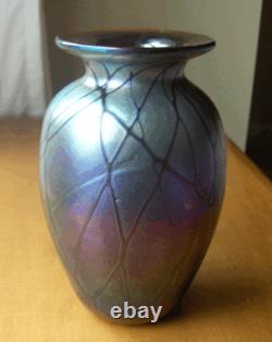 Bruce Freund gorgeous blue/purple iridescent art glass vasesignedpristine