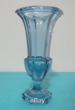 Exquisite and Rare Alexandrite Glass Vase