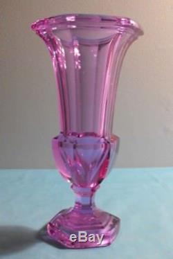 Exquisite and Rare Alexandrite Glass Vase