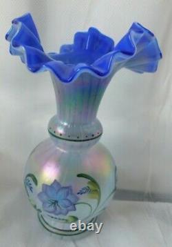 FENTON ART GLASS 1999 Messenger Exclusive VASE #4049 signed DAN FENTON Blue opal