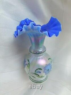 FENTON ART GLASS 1999 Messenger Exclusive VASE #4049 signed DAN FENTON Blue opal