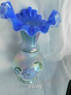 FENTON ART GLASS 1999 Messenger Exclusive VASE #4049 signed DAN FENTON Blue opal