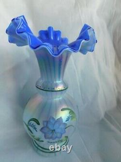 FENTON ART GLASS 1999 Messenger Exclusive VASE #4049 signed DAN FENTON Blue opal