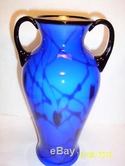 Fenton 10 HANGING HEARTS Cobalt Blue Handled Vase by Dave Fetty