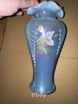 Fenton 1997 Irises On Misty Blue Iridescent Satin Feather Vase 2782 Signed