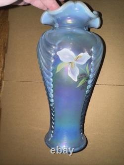 Fenton 1997 Irises On Misty Blue Iridescent Satin Feather Vase 2782 Signed