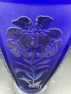 Fenton Art Glass Limited Edition 1996 Favrene Cut-Back Vase Fenton Art Glass Limited Edition 1996 Favrene Cut-Back Vase