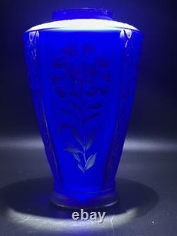 Fenton Art Glass Limited Edition 1996 Favrene Cut-Back Vase