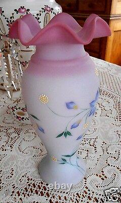 Fenton Blue Burmese 11 Inch Vase Le #725 / 2750 Yop 1999