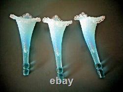 Fenton Flower Horn Epergne Vase Blue Opalescent Diamond Lace