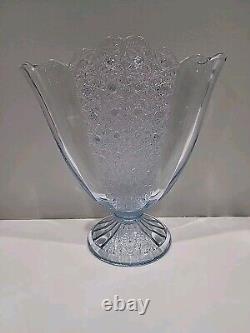 Fenton Glass LIGHT BLUE Daisy Button Fan Vase HARD TO FIND MINT