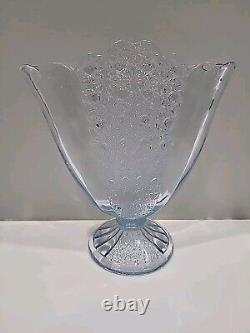 Fenton Glass LIGHT BLUE Daisy Button Fan Vase HARD TO FIND MINT