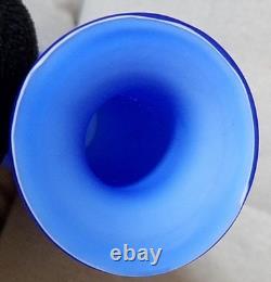 Glass vase (blue)