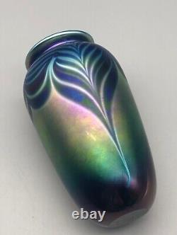 Gorgeous Signed 1986 Eickholt Art Glass Blue Aurene Pulled Feather Vase