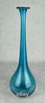 Hand Blown Aqua Turquoise Glass Vase Mid Century Modern 15-7/8 inch Tall Blenko