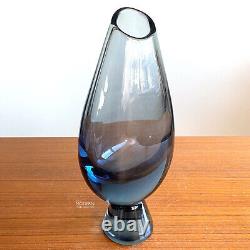 Kosta Vicke Lindstrand Swedish Teardrop Footed 10 1/2 Blue Glass Vase LH 1604