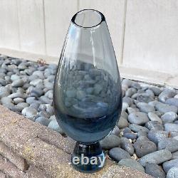 Kosta Vicke Lindstrand Swedish Teardrop Footed 10 1/2 Blue Glass Vase LH 1604