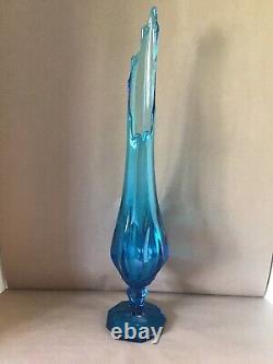 L E Smith Bluenique Dominion Footed 9 Panel 23-5/8 Glass Floor Swung Vase MCM