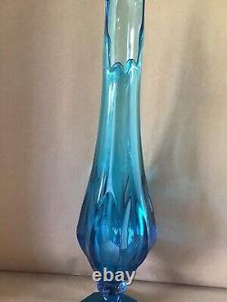 L E Smith Bluenique Dominion Footed 9 Panel 23-5/8 Glass Floor Swung Vase MCM