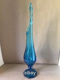 L E Smith Bluenique Dominion Footed 9 Panel 23-5/8 Glass Floor Swung Vase MCM