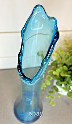 L. E. Smith Peacock Blue Swung Stretch Tri-footed 3 Toe Smoothie Vase 14.25