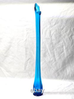 LE Smith MCM Art Glass 19 Peacock Blue 6 Panel Ribbed SIMPLICITY Swung Vase